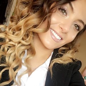 Meet your Posher, Vanessa